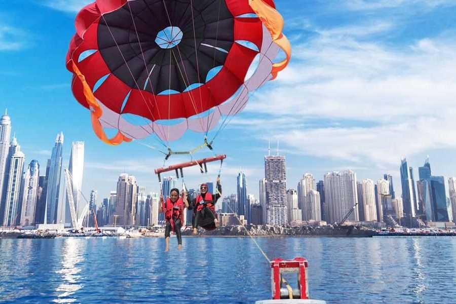 Parasailing in Dubai